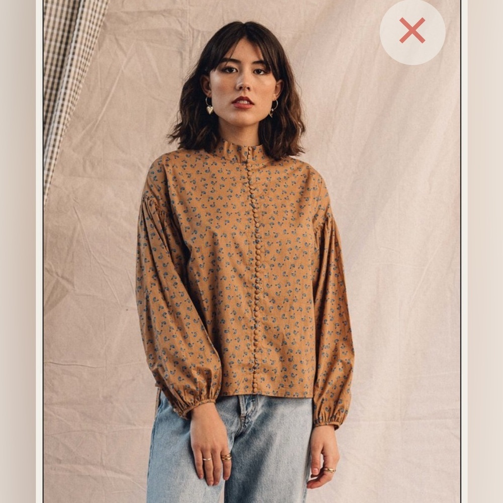 Just Female Tan Merle Shirt with Blue Floral Khaki Floral Button Down Small